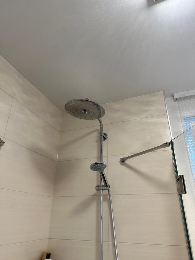 Traumhafte Haushaelfte Mit Kamin, Garten & Whirlpool Apartment Berlin Luaran gambar